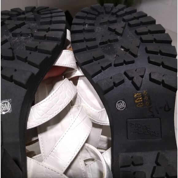 🎄2/$10🎄[H233] White Crocodile Gladiator Sandals - Picture 7 of 8